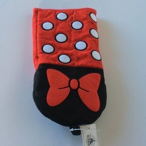 Disney parks mittens new